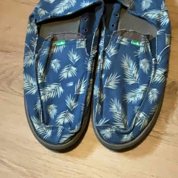 Sanuk Shoes